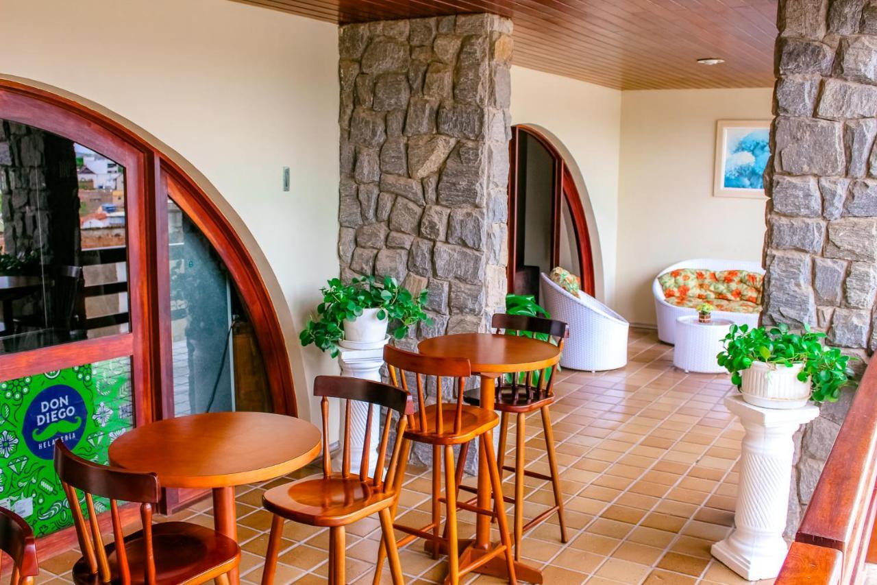 Hotel Tres Palmeiras 그라바타 외부 사진